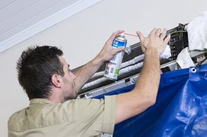 ve-sinh-may-lanh-gia-re-trong-ngay ve-sinh-may-lanh-gia-re-trong-ngay